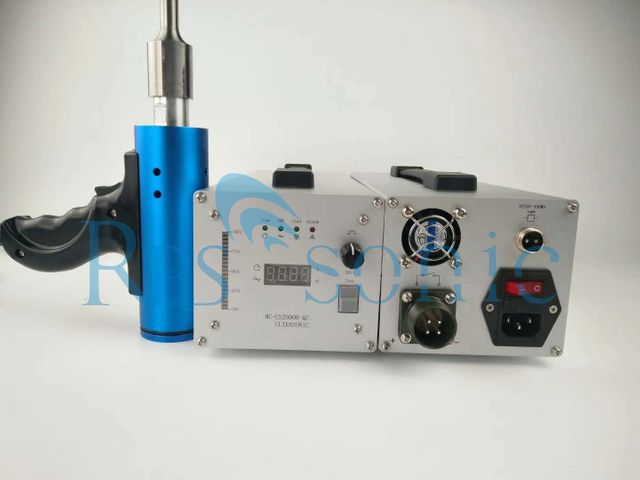 Machine ultrasonique portative de soudage par points de 28 / 35 kilohertz pour la soudure de polyester 