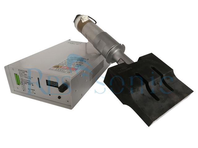 Contienue Works Ultrasonic Welding Power Supply for Nonwovens 