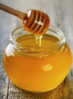 //jjrorwxhjionlo5p.ldycdn.com/cloud/noBpqKrrRllSkoijljpki/The-Dangers-and-Benefits-of-Raw-Honey.jpg